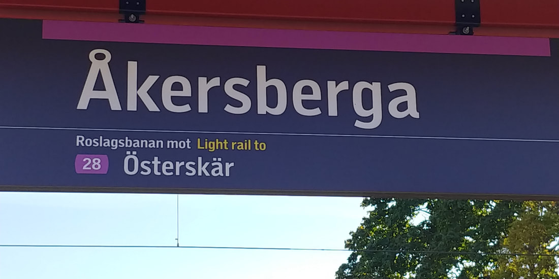 Åkersbergas station skylt